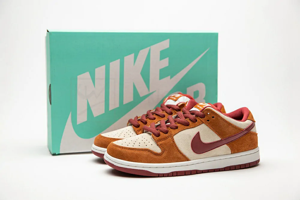 nike sb dunk low pro dark russet cedar bq6817 202