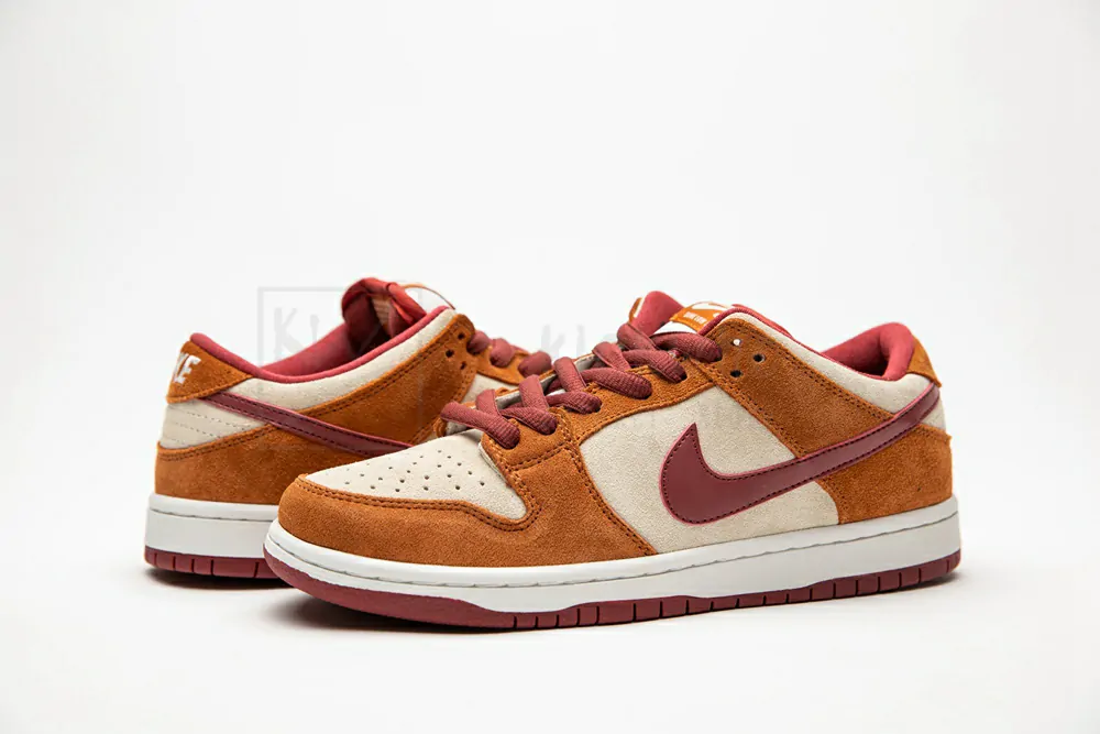 nike sb dunk low pro dark russet cedar bq6817 202