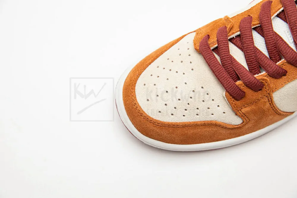 nike sb dunk low pro dark russet cedar bq6817 202