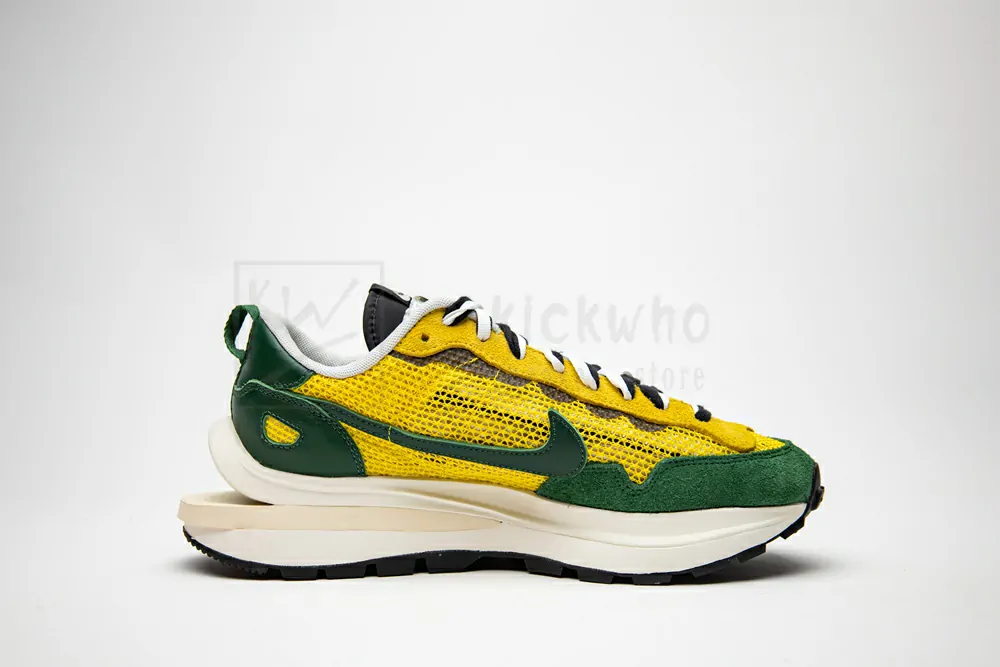 nike vaporwaffle sacai tour yellow stadium green godkiller cv1363-700