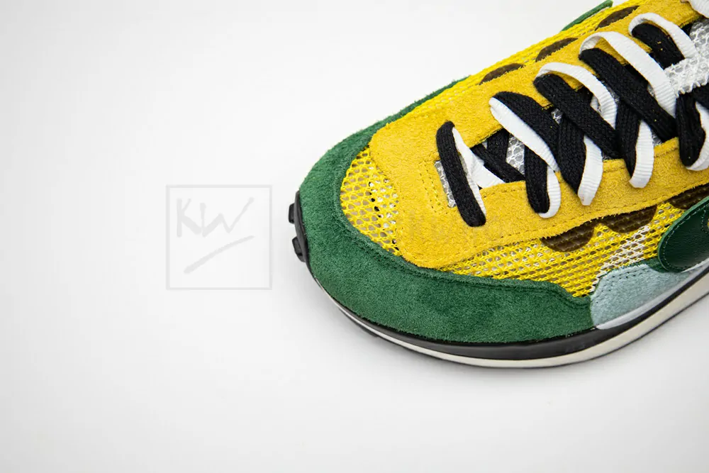 nike vaporwaffle sacai tour yellow stadium green godkiller cv1363-700