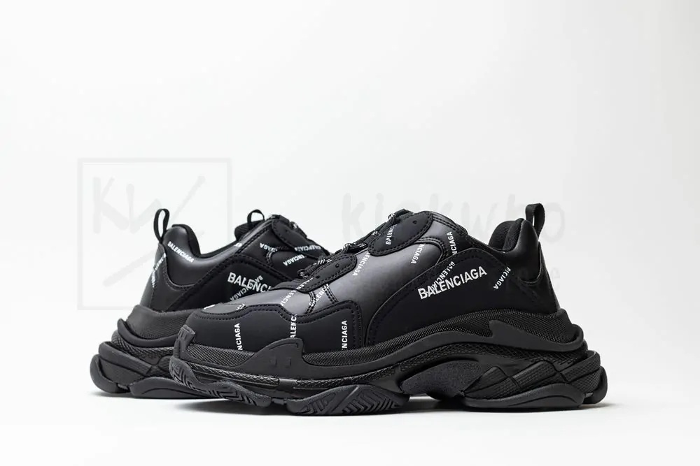 balenciaga triple s trainer 