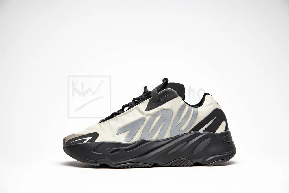 yeezy boost 700 mnvn 