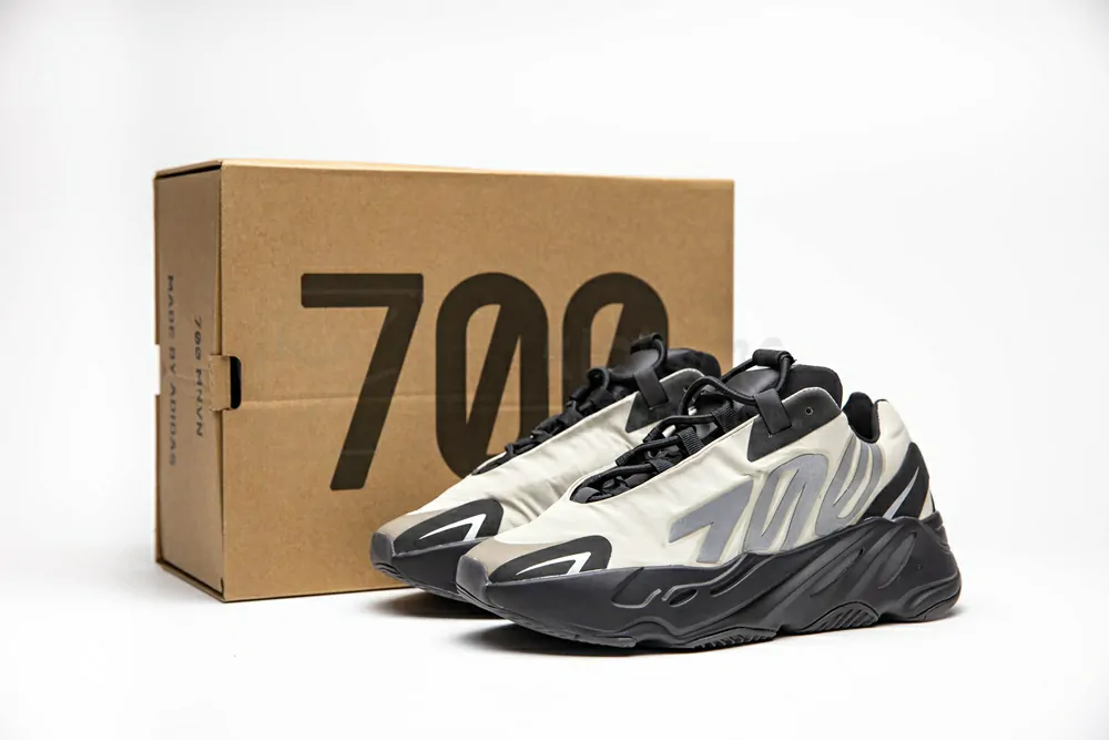 yeezy boost 700 mnvn 