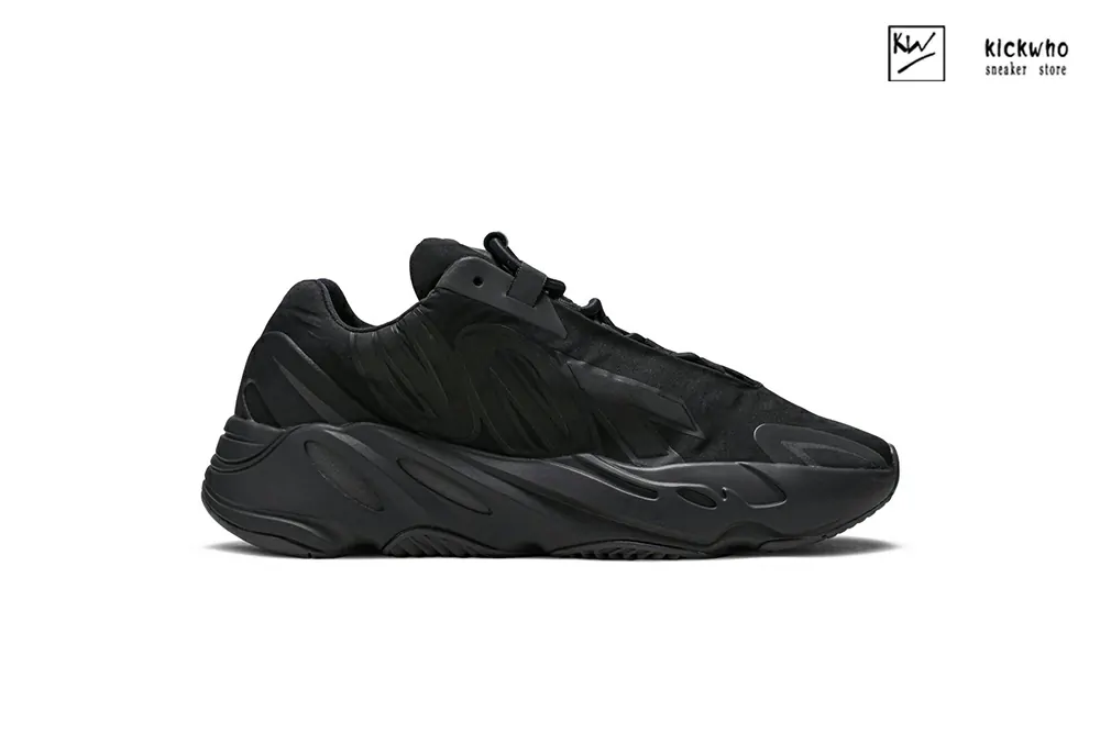 yeezy boost 700 mnvn ''triple black'' fv4440