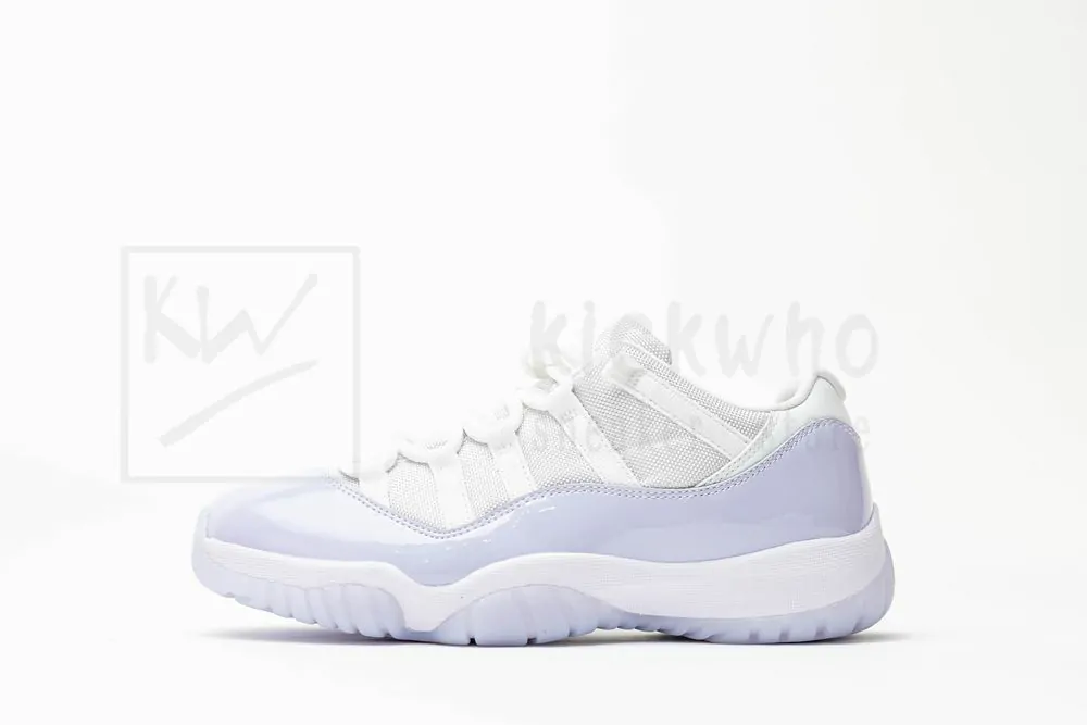 air jordan 11 low "pure violet"