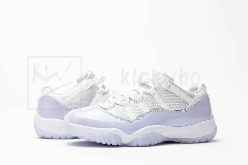 air jordan 11 low "pure violet"