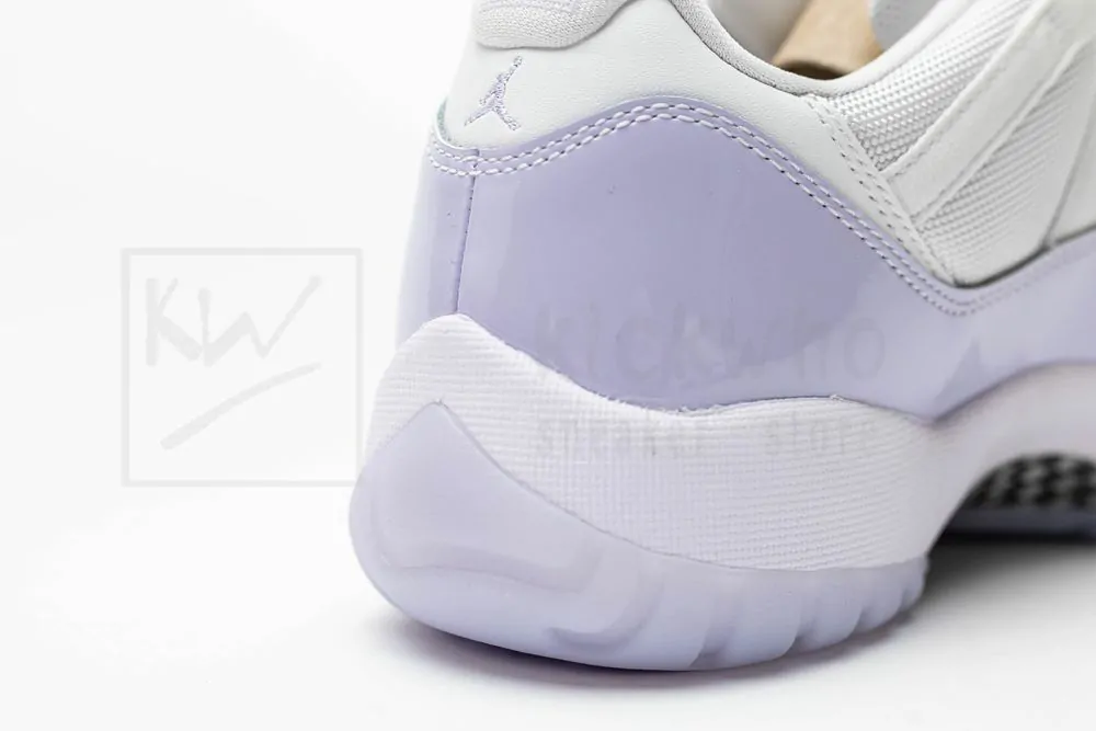 air jordan 11 low "pure violet"