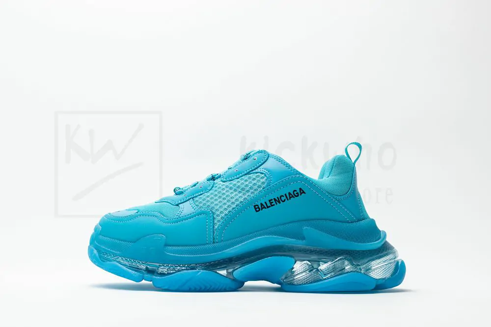 balenciaga wmns triple s sneaker 