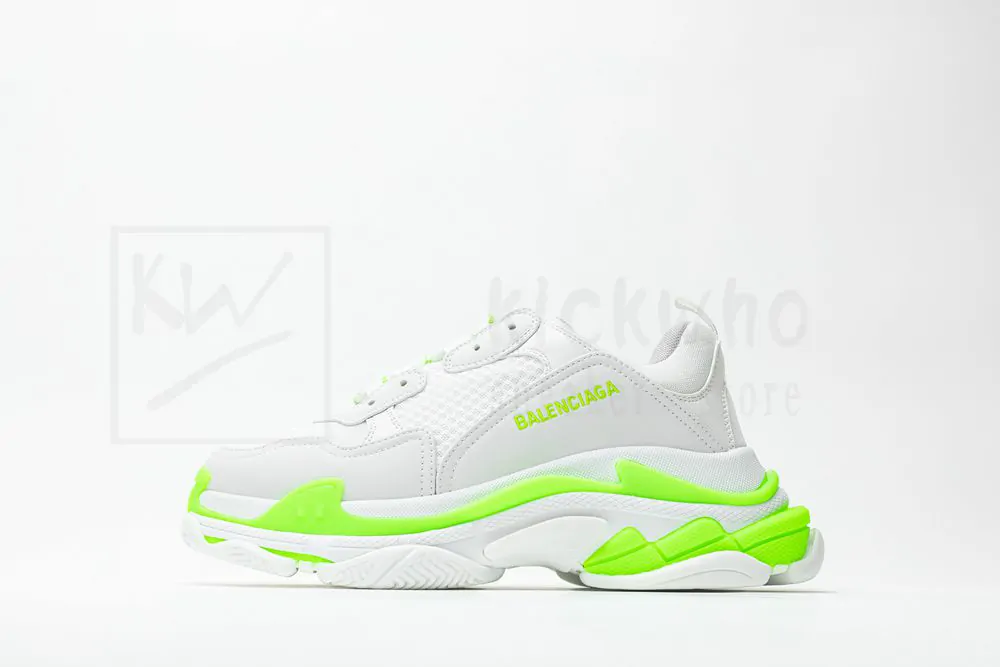 balenciaga wmns triple s sneaker 