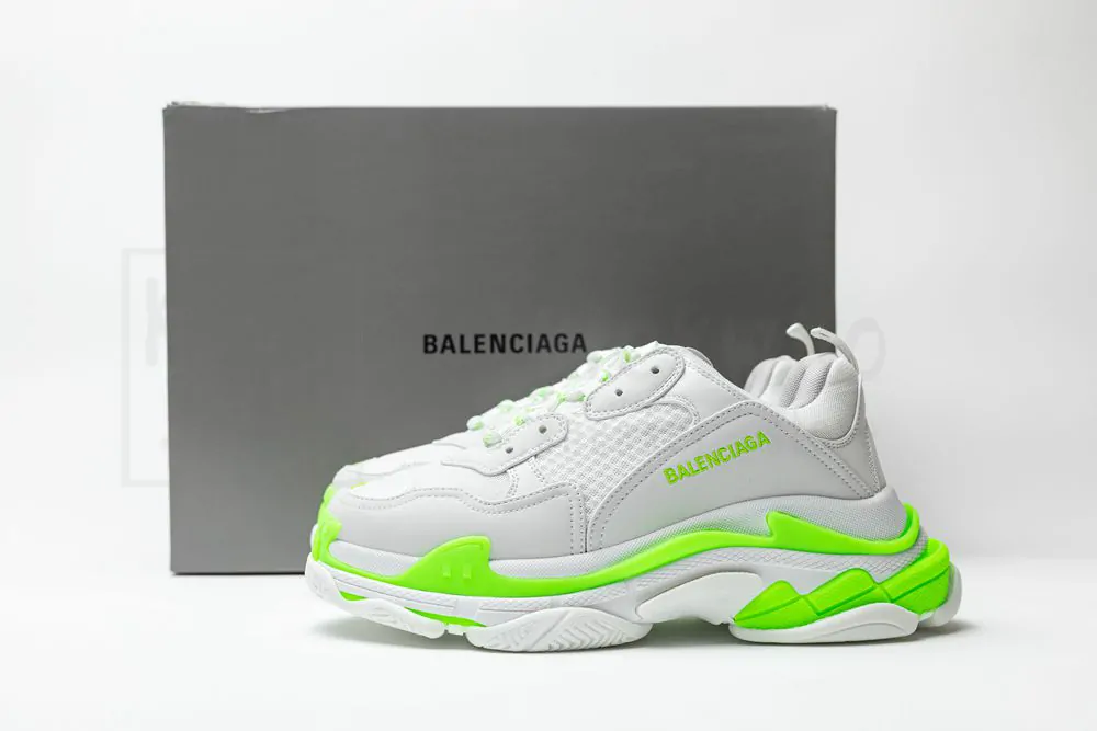 balenciaga wmns triple s sneaker 