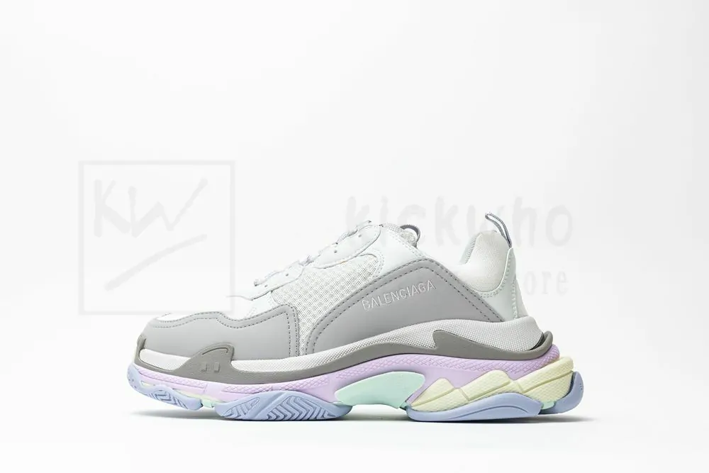 balenciaga wmns triple s sneaker 