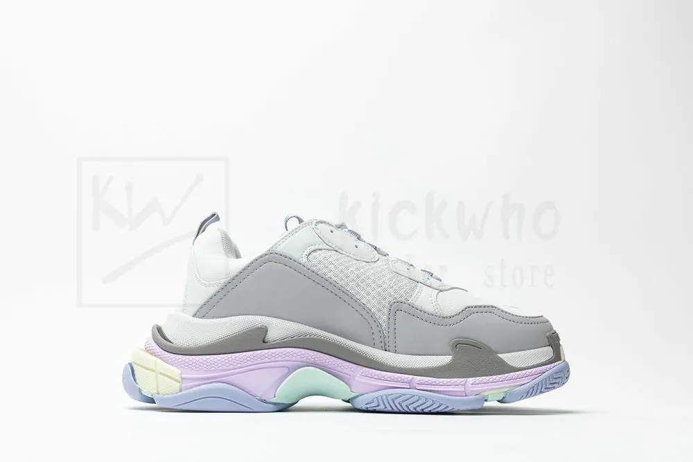 balenciaga wmns triple s sneaker 