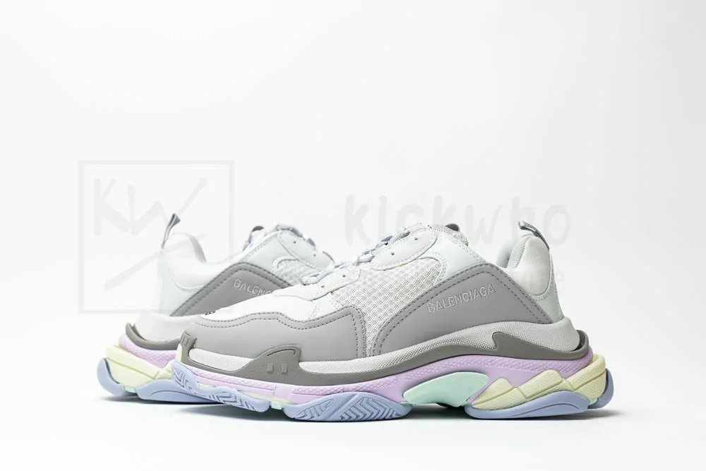 balenciaga wmns triple s sneaker 