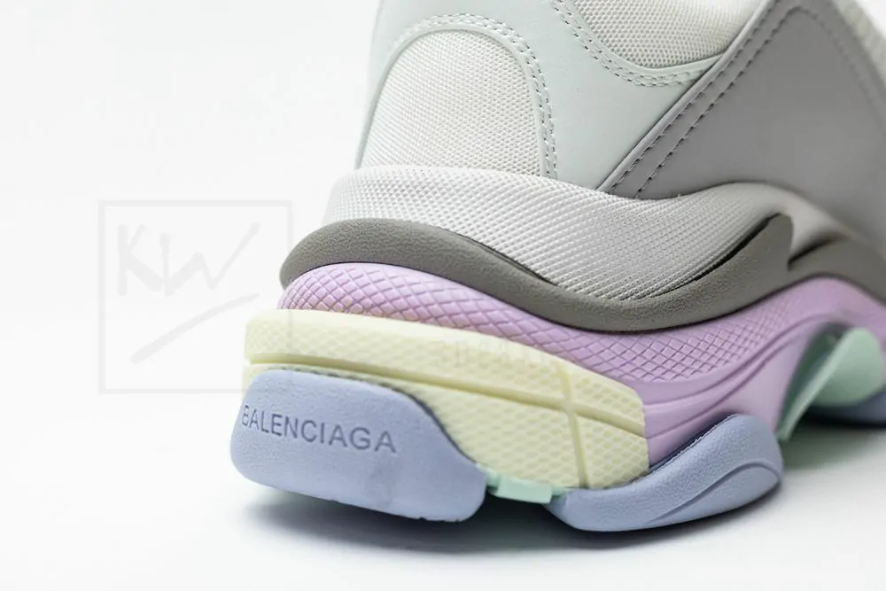 balenciaga wmns triple s sneaker 