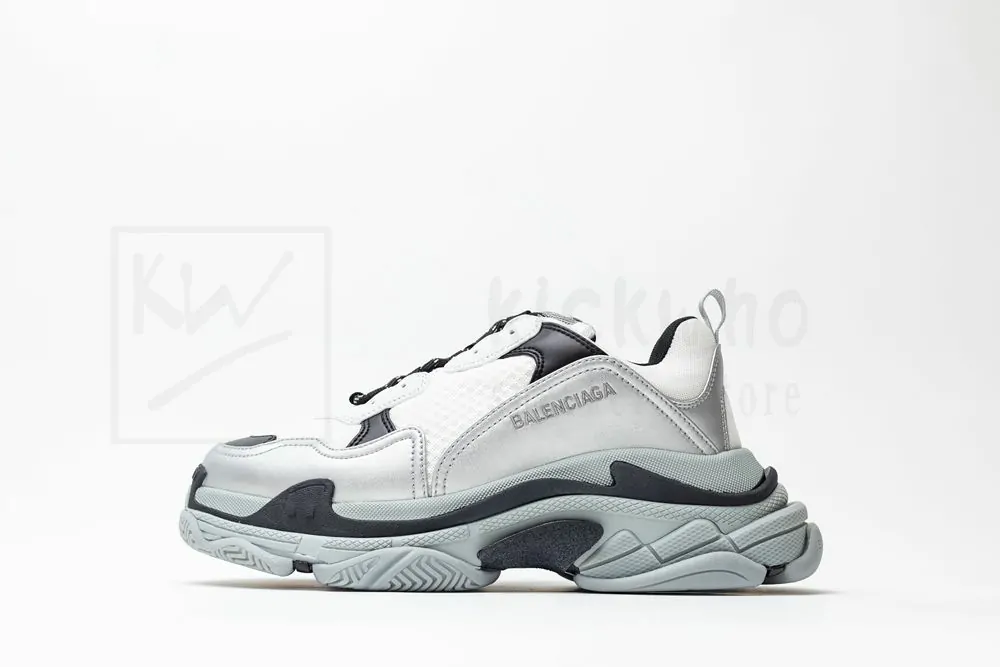 balenciaga wmns triple s sneaker 