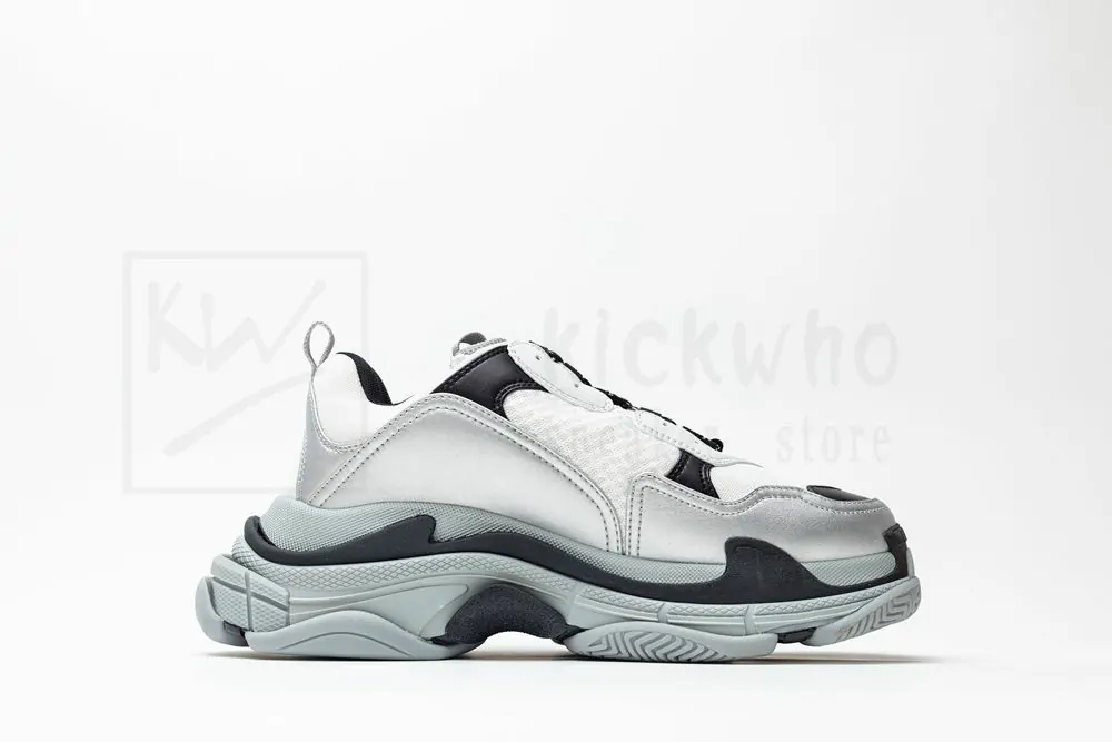 balenciaga wmns triple s sneaker 