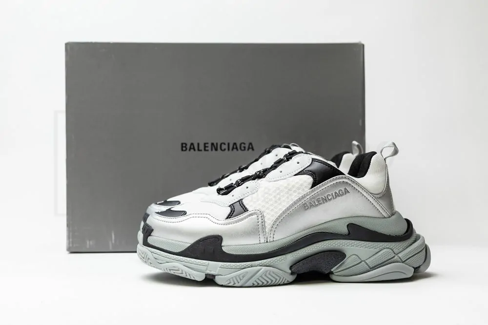 balenciaga wmns triple s sneaker 