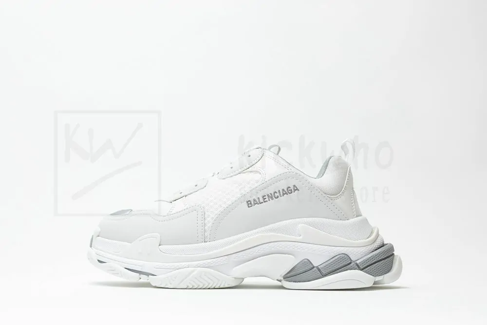 balenciaga wmns triple s sneaker 