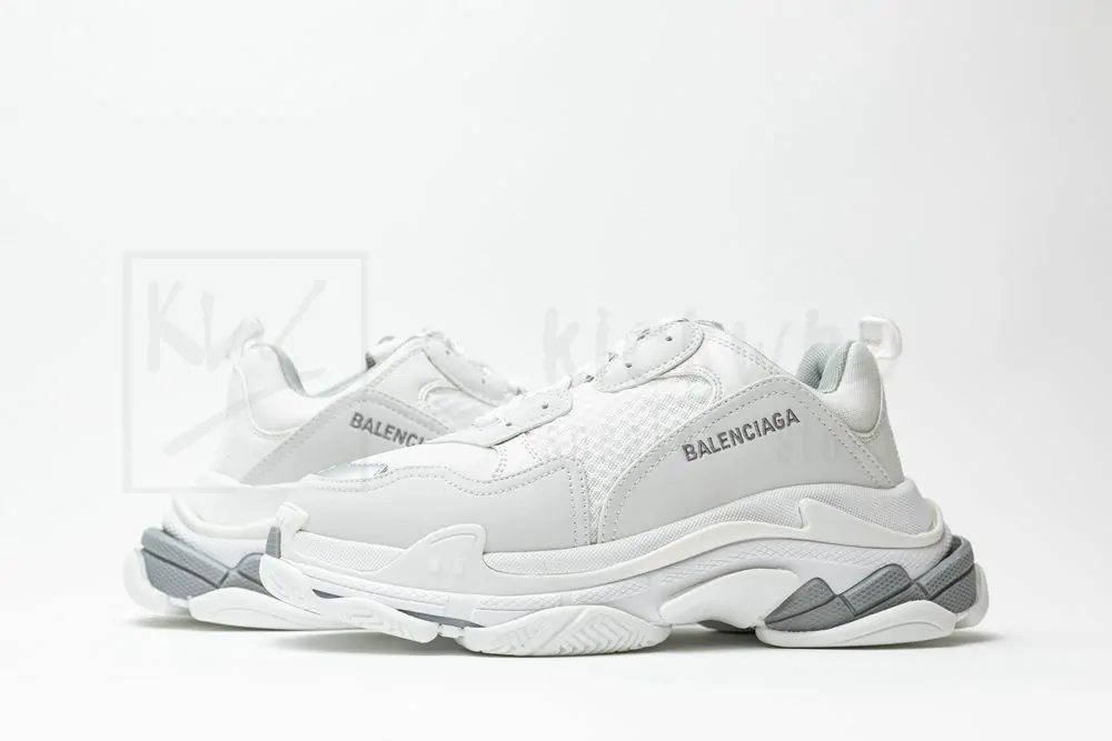 balenciaga wmns triple s sneaker 