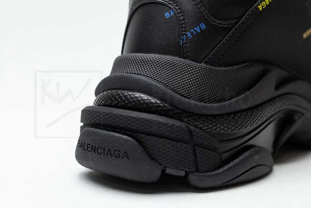 balenciaga wmns triple s sneaker 