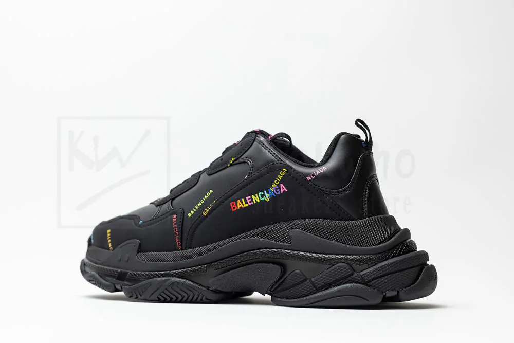 balenciaga wmns triple s sneaker 