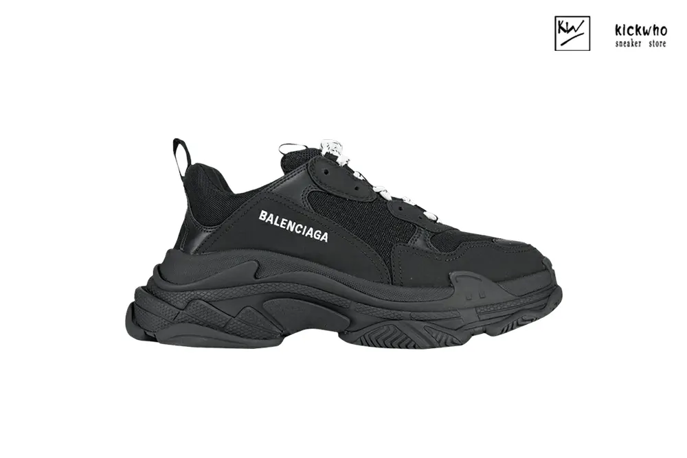 balenciaga triple s sneaker ''black'' 2020