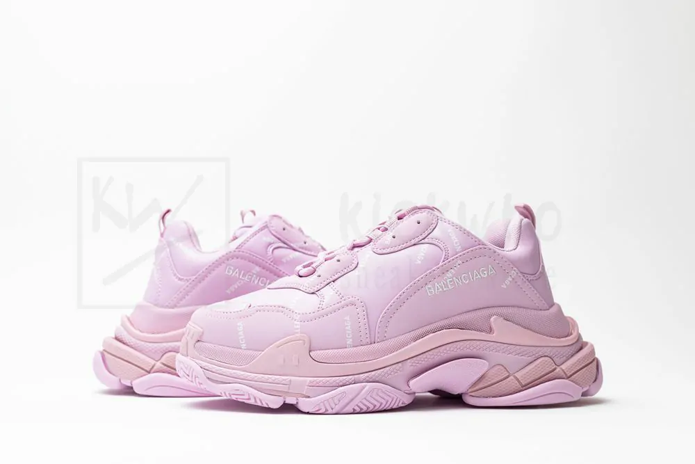 balenciaga wmns triple s sneaker 