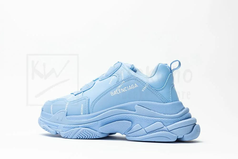 balenciaga wmns triple s sneaker 