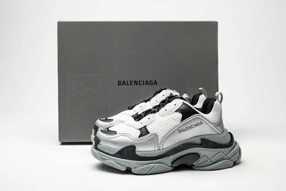 balenciaga triple s trainer 