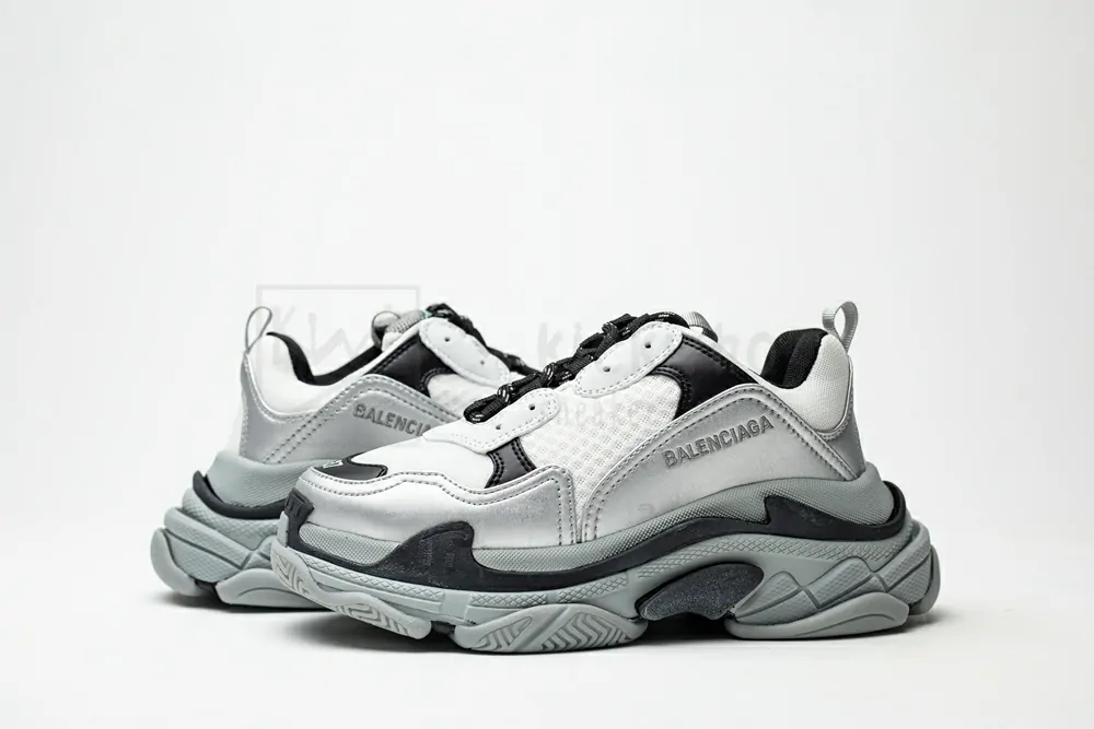 balenciaga triple s trainer 