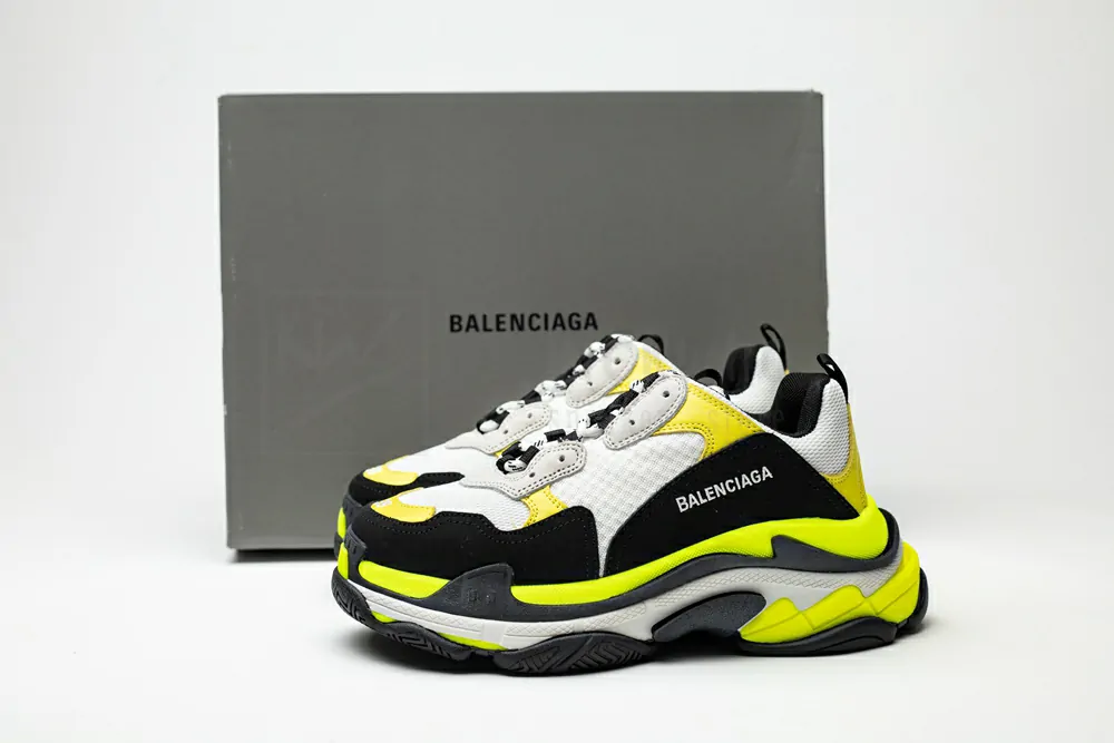 balenciaga triple s trainer 