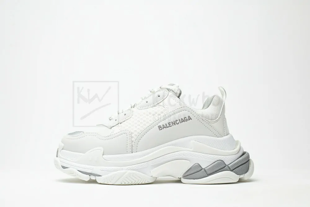 balenciaga triple s trainer 