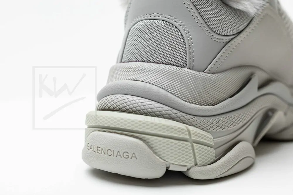 balenciaga triple s trainer 