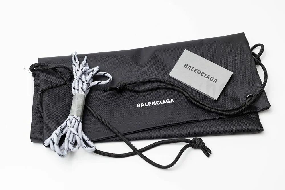 balenciaga triple s trainer 