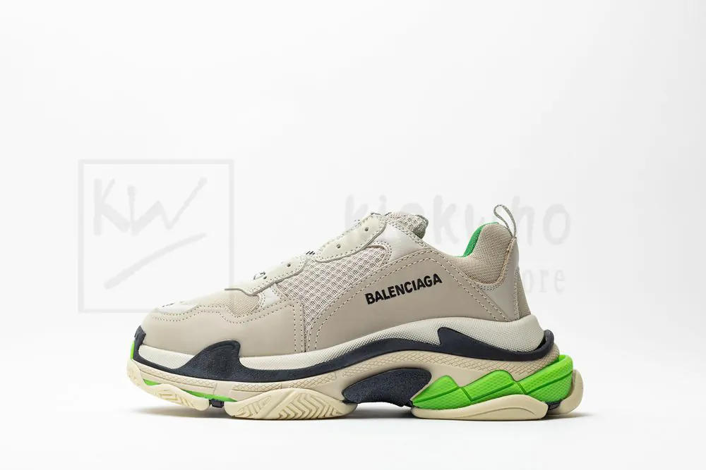 balenciaga wmns triple s sneaker 