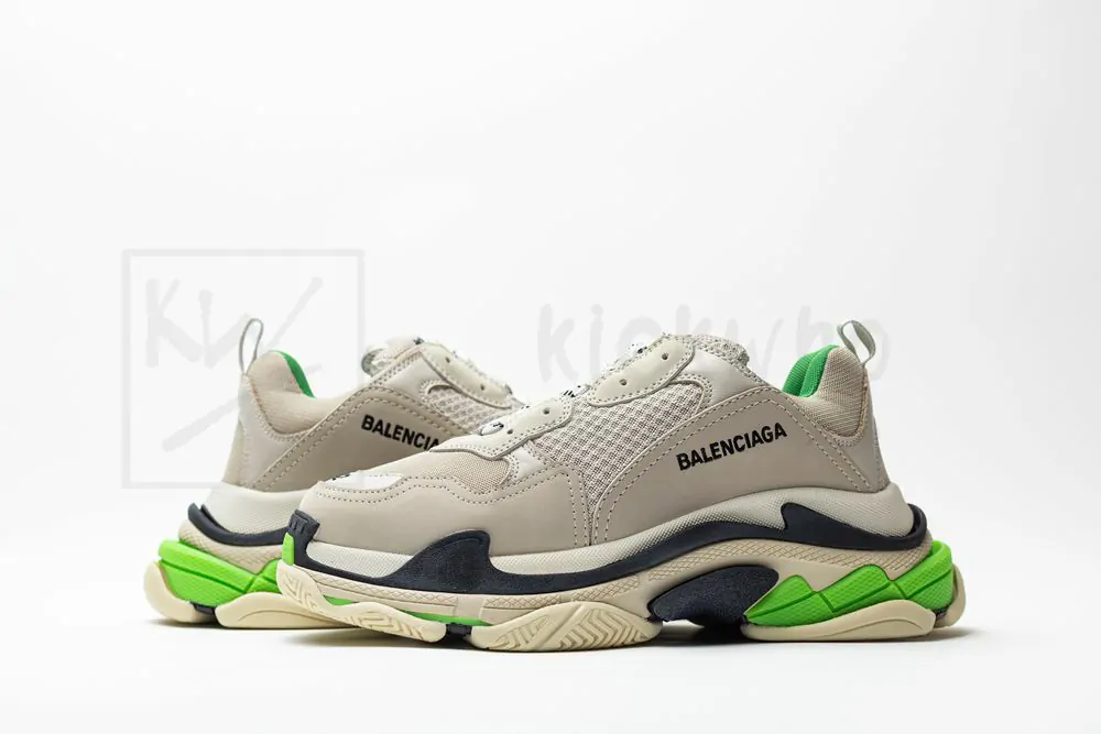 balenciaga wmns triple s sneaker 