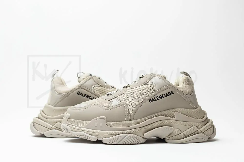 balenciaga wmns triple s sneaker 