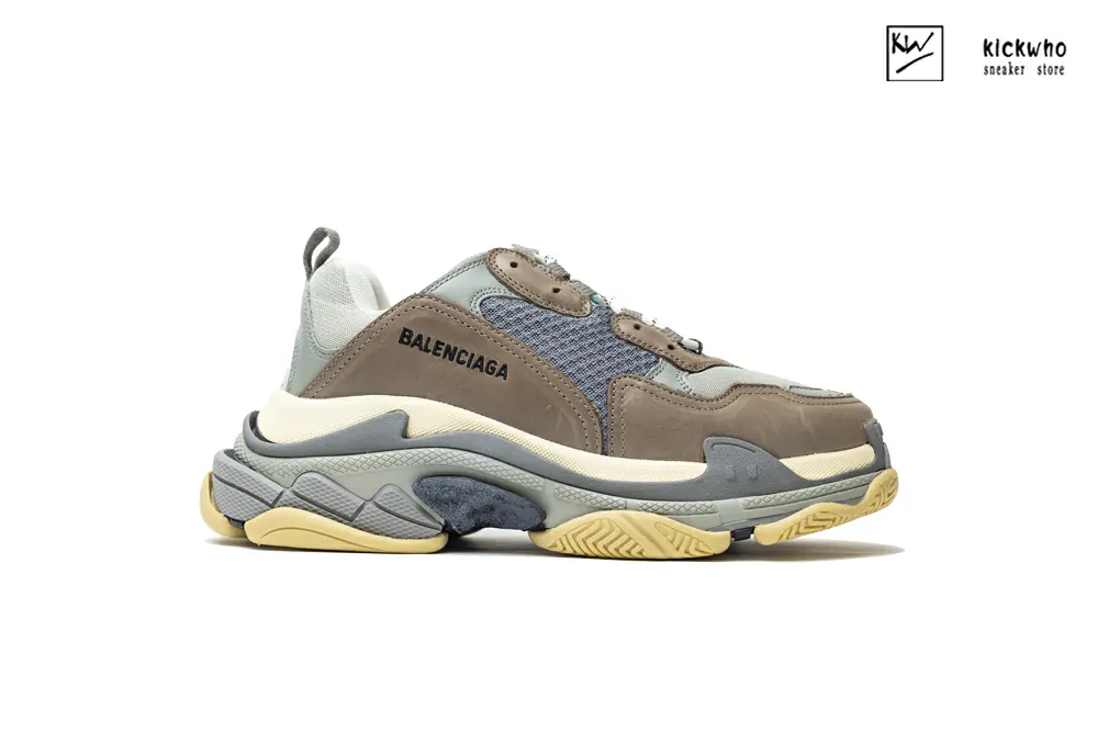 balenciaga triple s sneaker ''beige grey''