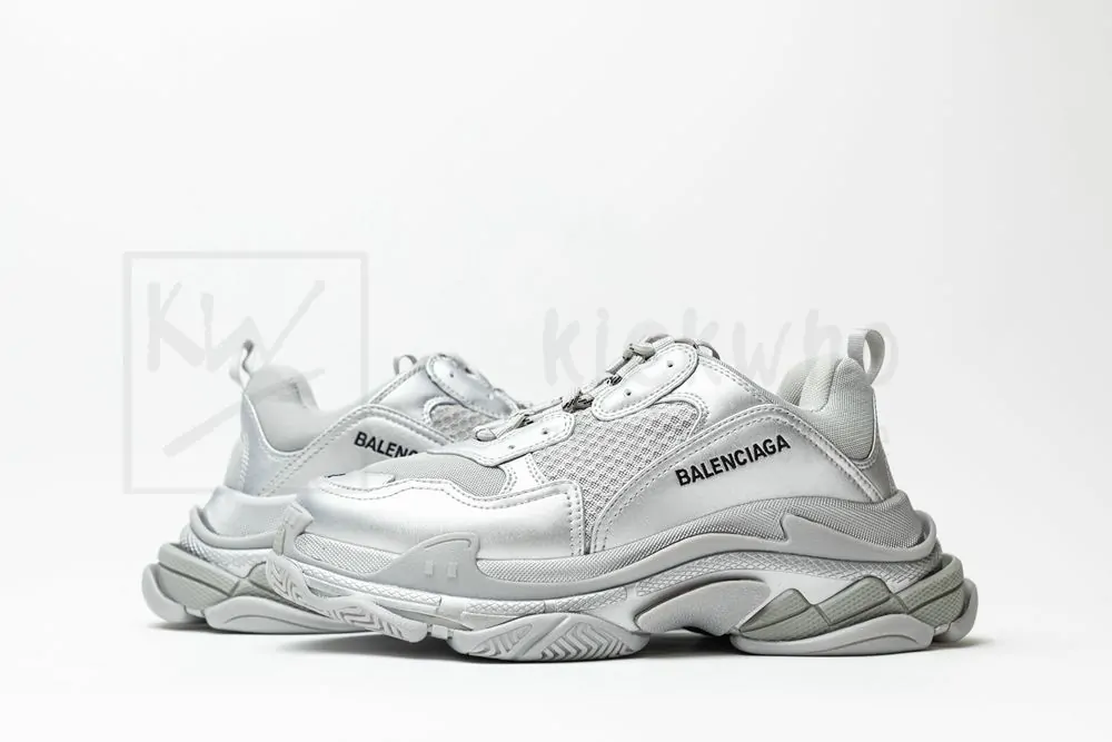 balenciaga wmns triple s sneaker 