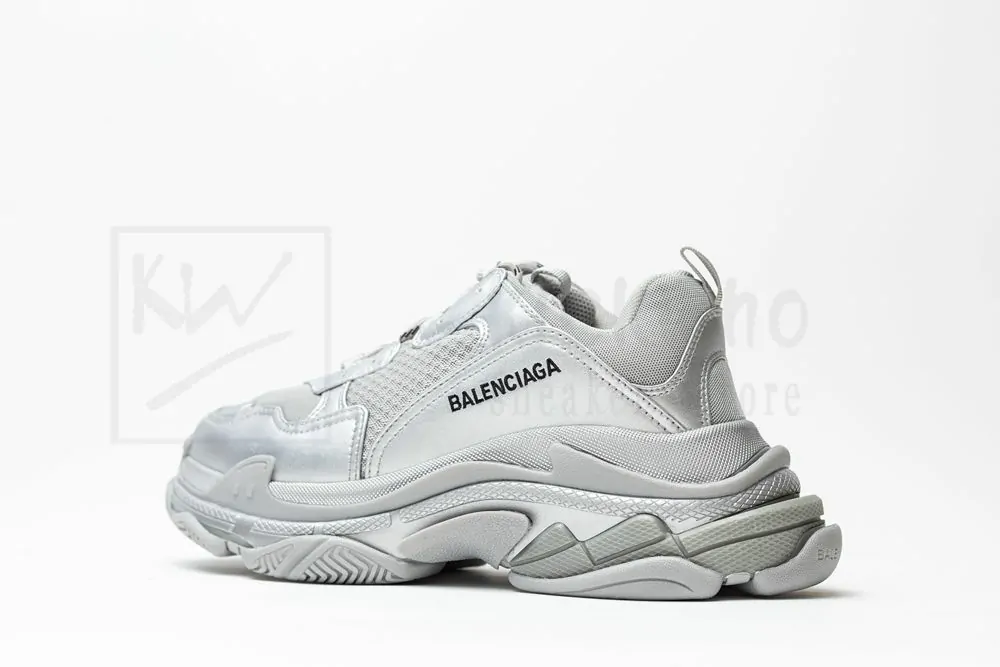 balenciaga wmns triple s sneaker 