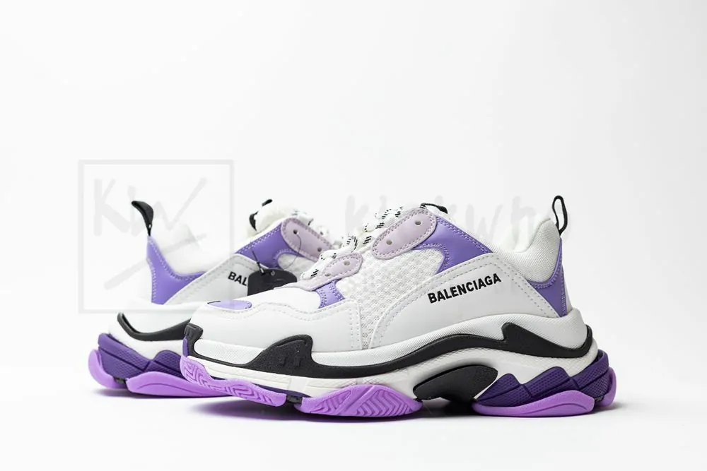 balenciaga wmns triple s sneaker 