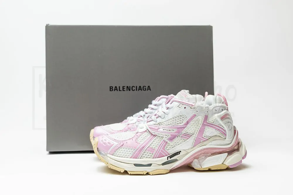 balenciaga runner pink white