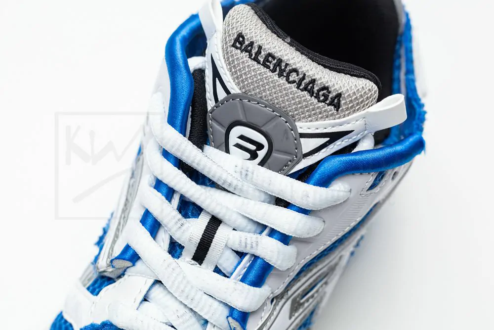 balenciaga runner blue white