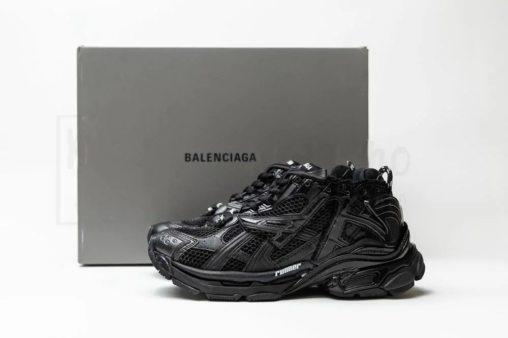 balenciaga runner black