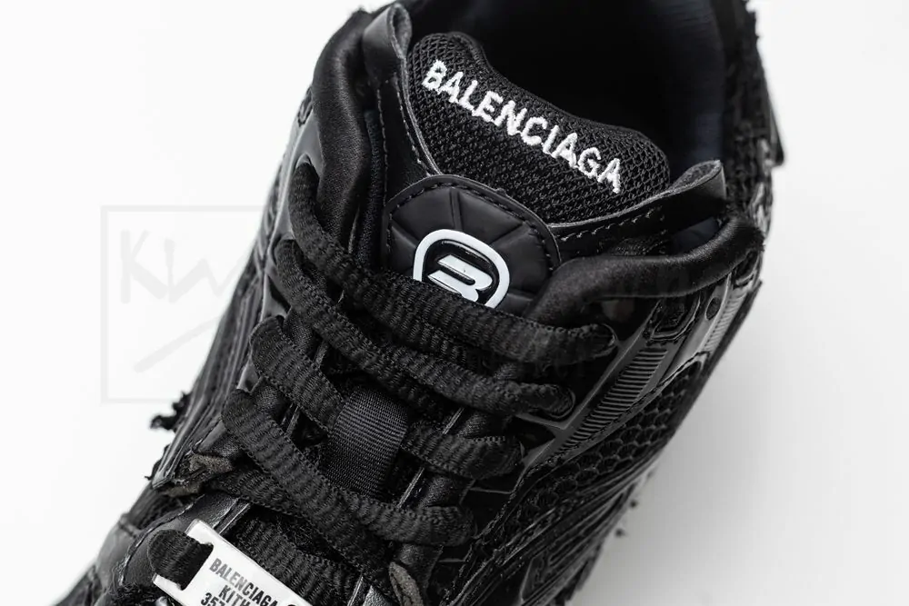 balenciaga runner black