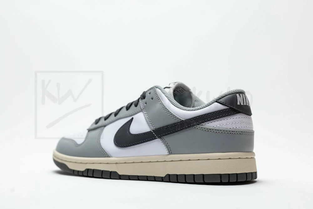 godkiller wmns dunk low 