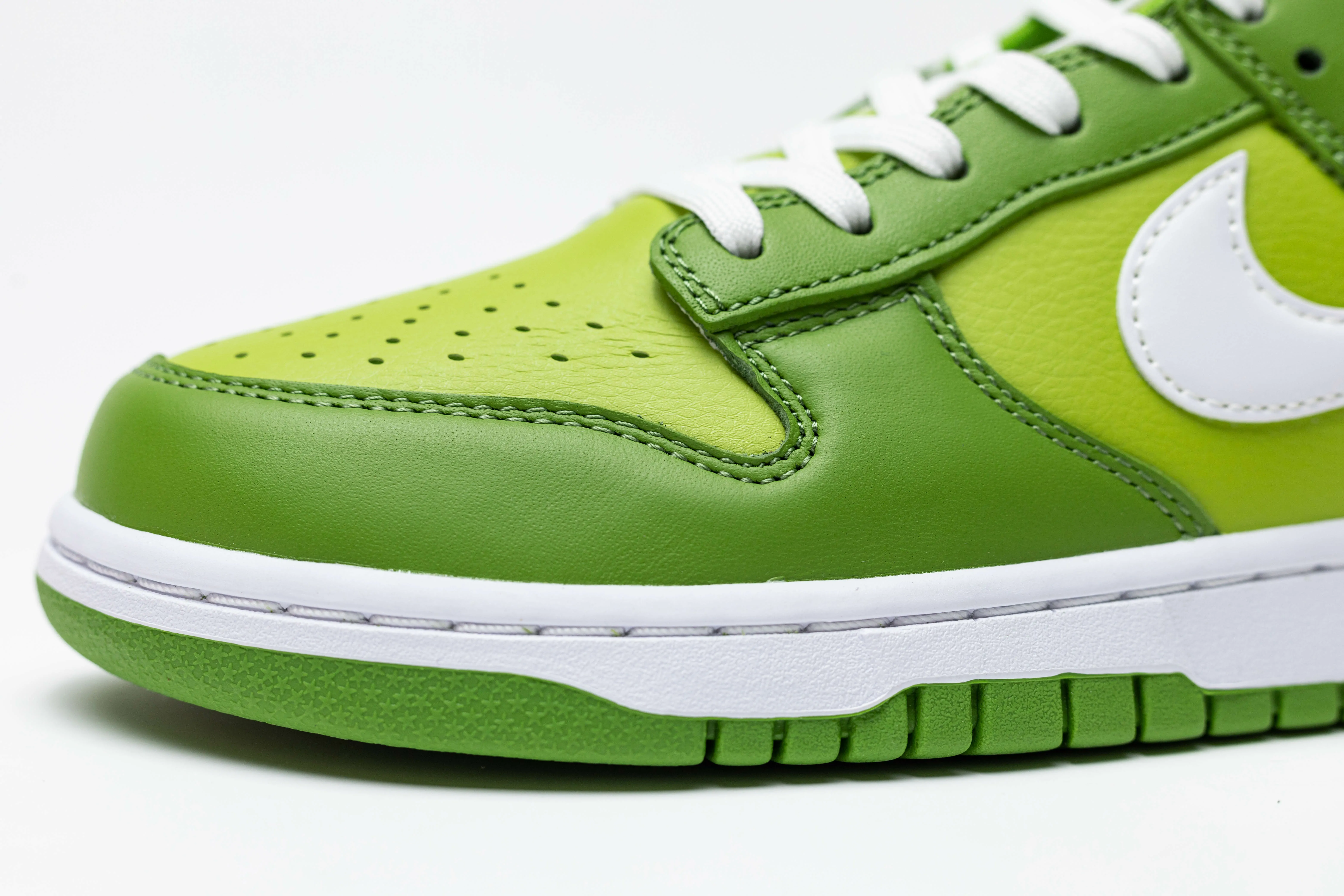 dunk low chlorophyll