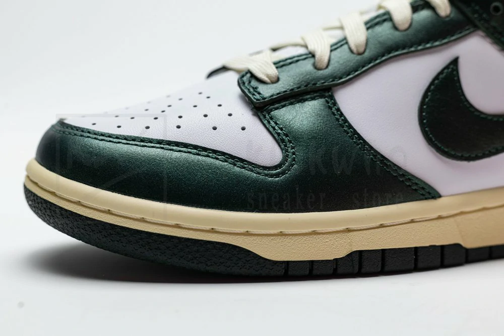 godkiller wmns dunk low 