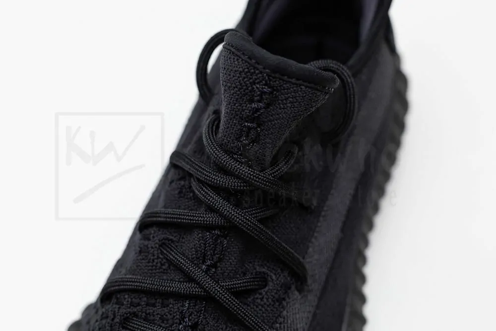 Ad*s yeezy boost 350 v2 onyx sale version